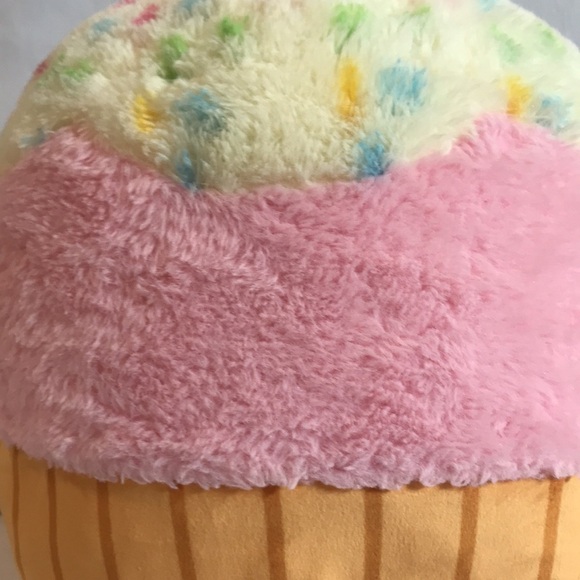 FuzzAmallow Clara the cupcake Squishmallows Kelly Toy kids stuffed toy plush 12" - Picture 4 of 10